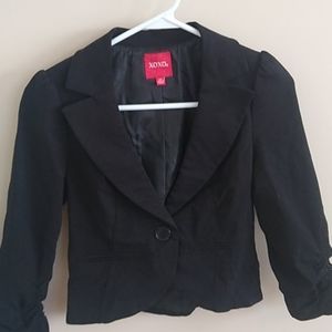 Cropped black blazer